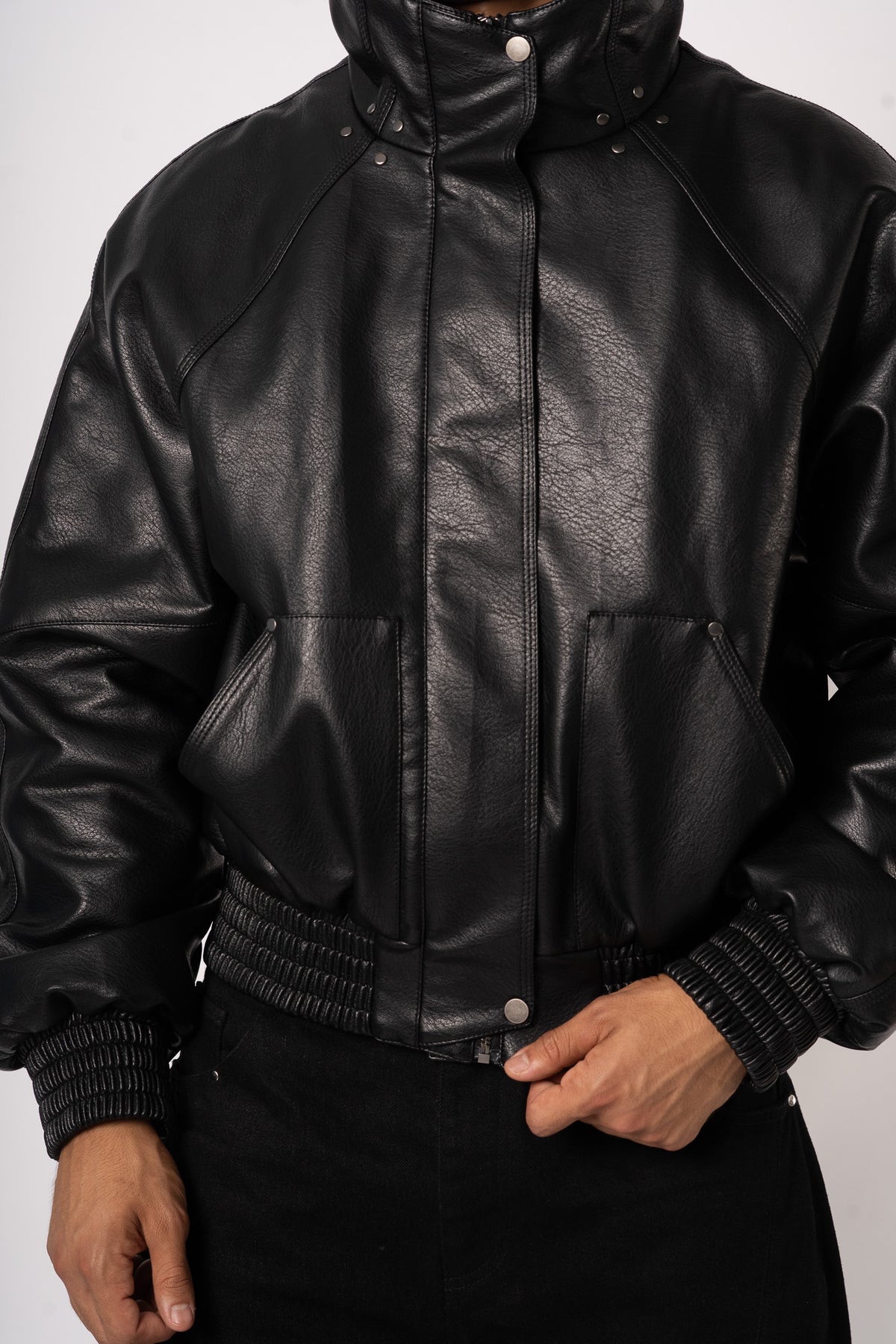 Halo Leather Jacket - detail col et poches