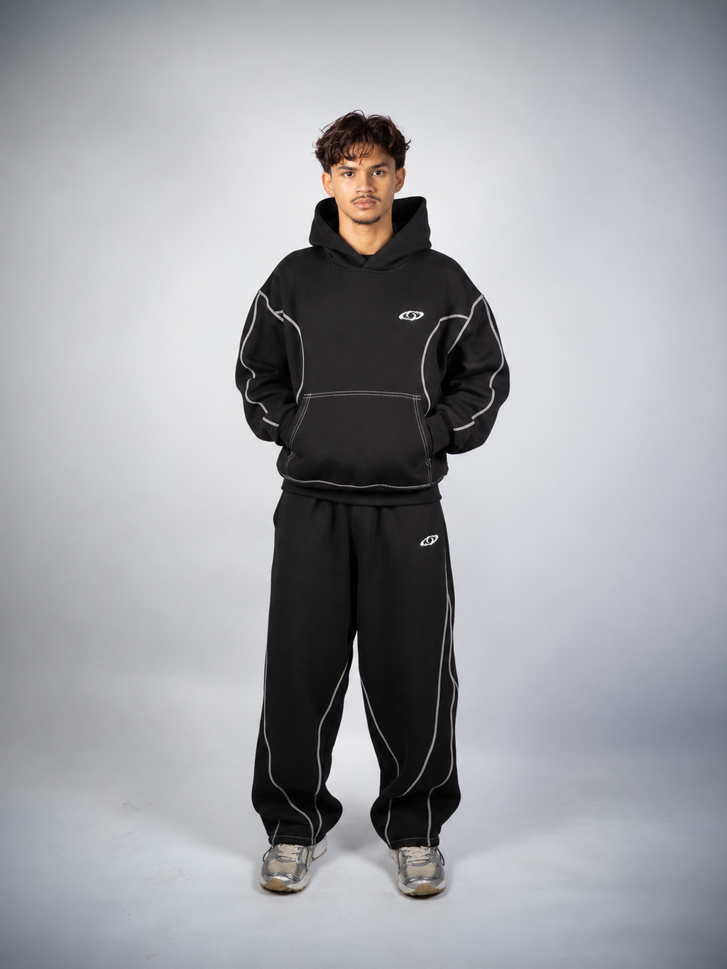 Hoodie Stitching noir, plein pied